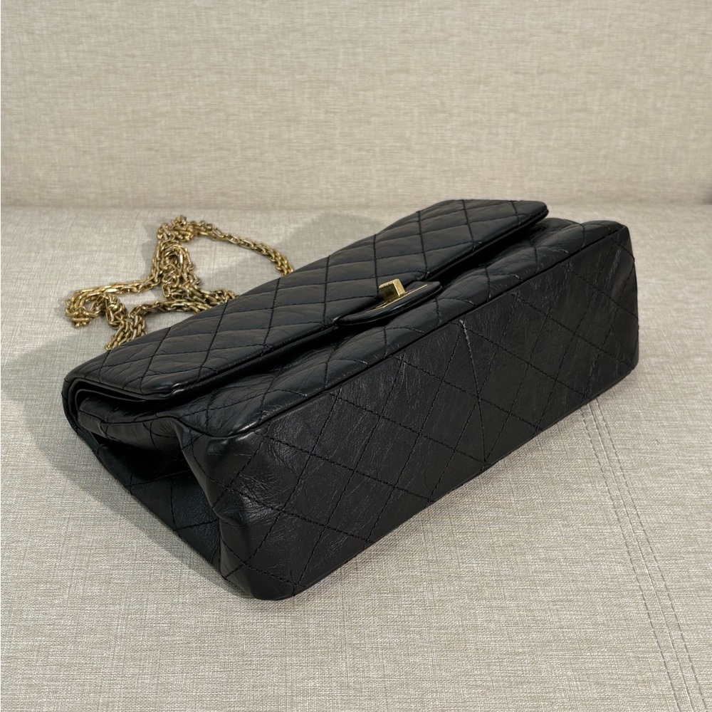 CHANEL Black Aged Calfskin Reissue 2.55 226 Flap Bag GHW - Picture 6 of 17